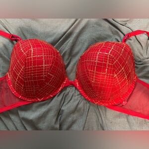 Victoria’s Secret push-up bra